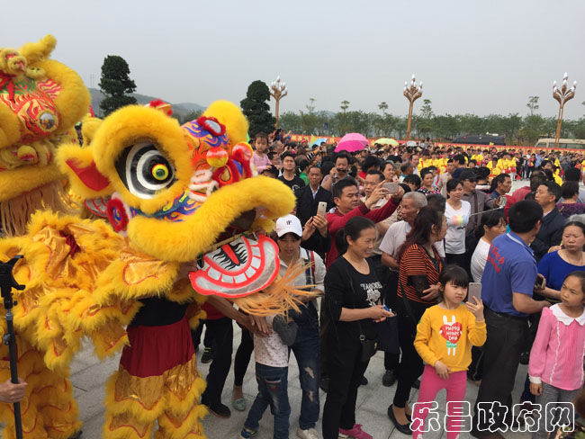 武廣客運專線樂昌東站項目啟用儀式現(xiàn)場3     朱虹霓 攝